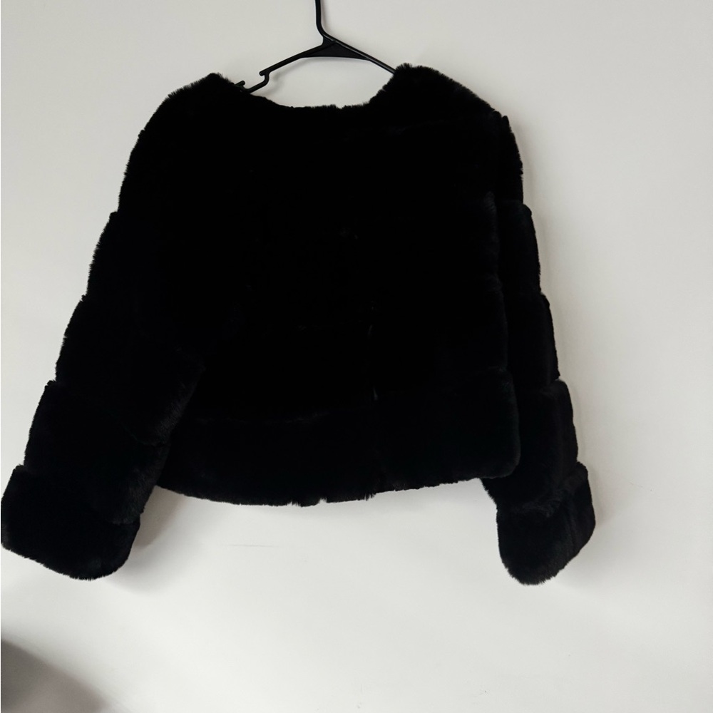 Chic Black Faux Fur Jacket